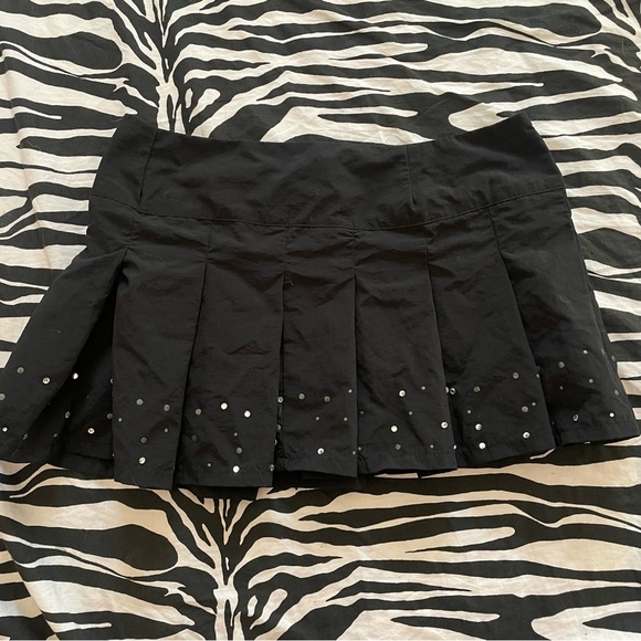 Y2k black low rise mini skirt 🖤 - Picture 1 of 4